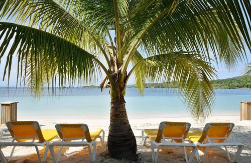 French Harbour Hotel | Hotel and Dive Center Roatan Yacht Club