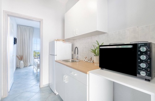 Lakones Apartamento | Apartamento de hotel "Spyridoula Studio 2" con vistas al mar, piscina compartida y Wi-Fi