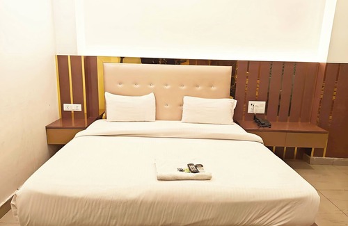 Paharganj Cabina | Hotel Apple Villa by Sushant Travels