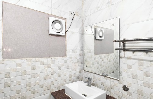 Paharganj Cabina | Hotel Apple Villa by Sushant Travels