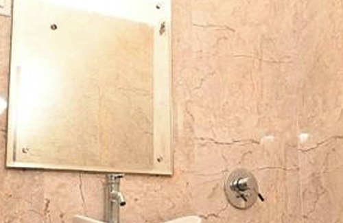 D6 Hotel | Hotel Aravali Inn