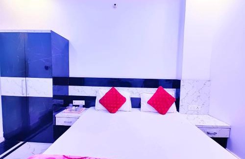 Ayodhya Hotel | Hotel Ayodhya HNU-MAN GH -Near 400m from Ram Mandir & Hanuman Gadhi Mandir #Fully Air-Conditioning & Spacious Rooms #Free Wifi #Free Parking #Best Hotel In City