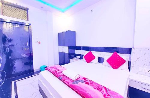 Ayodhya Hotel | Hotel Ayodhya HNU-MAN GH -Near 400m from Ram Mandir & Hanuman Gadhi Mandir #Fully Air-Conditioning & Spacious Rooms #Free Wifi #Free Parking #Best Hotel In City