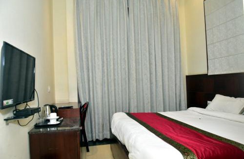 Varanasi Hotel | Hotel Azure