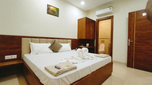 Mathura Hotel | Hotel Babylon Elegance near krishna janam bhoomi