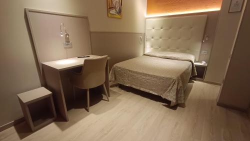 Corropoli Hotel | Hotel Baffo Rosso