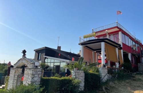 Mbrostar-Urë Hotel | Hotel Bar Restaurant Mete