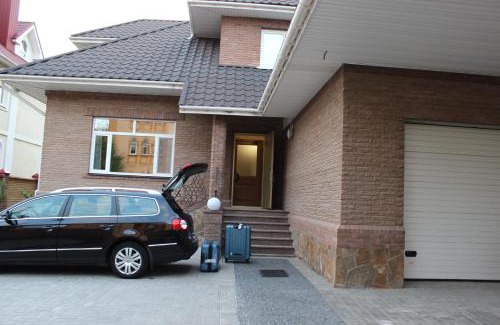 Zarichnyi District Casa | Hotel Barin House