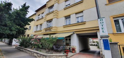 Gyor Hotel | Hotel Baross