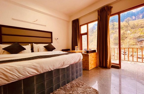 Gadherni Hotel | Hotel Beas River Retreat - A Riverside Hotel with Balcony