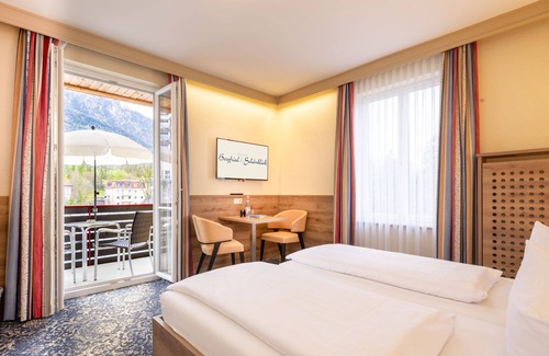 Gmain Hotel | Hotel Bergfried Schoenblick