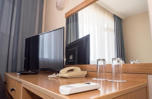 Saints Constantine and Helena Hotel | Hotel Aurora