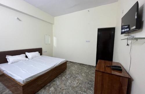Ambikapur Hotel | Hotel Bharat