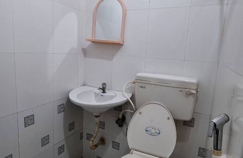 Periamet Cabina | Hotel Bharath