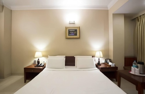 Kaushambi Hotel | HOTEL BLUE STONE
