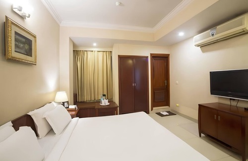Kaushambi Hotel | HOTEL BLUE STONE