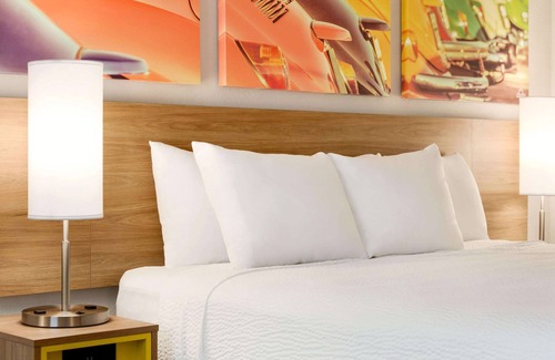 Downtown Chattanooga Hotel | Hotel Bo, a Days Inn by Wyndham Chattanooga Downtown
