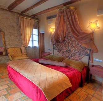 Las Ventas de Santa Lucía Hotel | Hotel Boutique Bodegas De Arnes - Adults Only