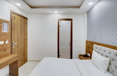 Mahipalpur Extension Hotel | Hotel Breezy