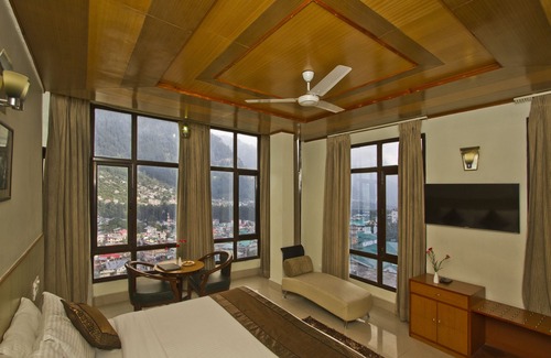 Manali Hotel | Hotel Broadways Inn