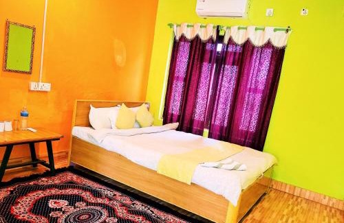 Sauraha Hotel | Hotel Butterfly - Peaceful Garden for Nature Lovers