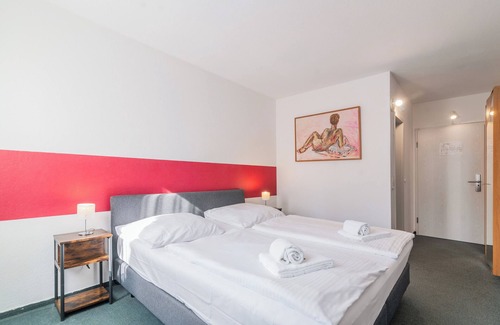 Berenbostel Hotel | Hotel Café Galerie