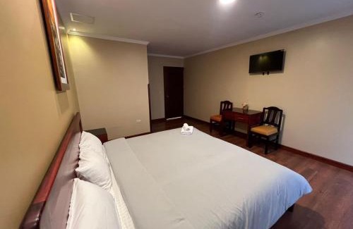 Cuenca Hotel | Hotel California by Chat Noir