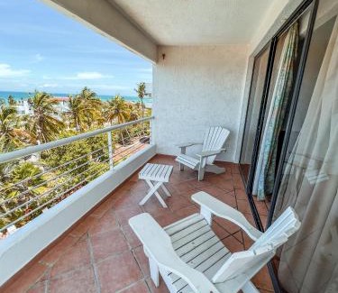 Margarita Island Hotel | Hotel California Playa El Yaque
