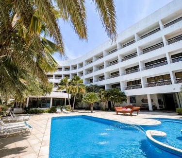 Margarita Island Hotel | Hotel California Playa El Yaque