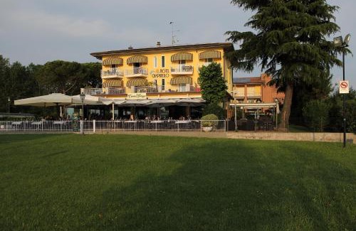 San Benedetto di Lugana Hotel | Hotel Campanello