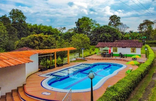 Armenia Hotel | Hotel Campestre Pueblo Bello