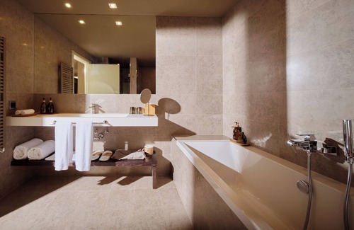 La Llotja-Born Hotel | Hotel Can Alomar - Adults Only