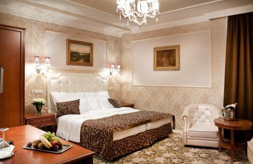 Gyor Hotel | Hotel Capitulum