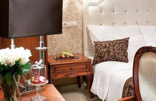 Gyor Hotel | Hotel Capitulum