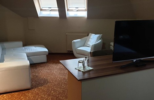 Gyor Hotel | Hotel Capitulum