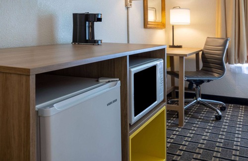 Palmetto Dunes Hotel | Hotel Carolina, a Days Inn by Wyndham