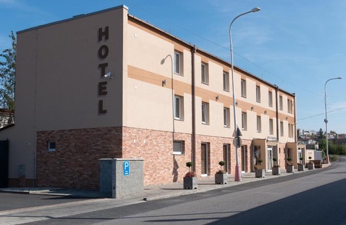 Rimavska Sobota Hotel | Hotel Carrera