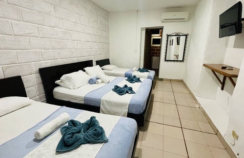 Santa Fe de Antioquia Hotel | Hotel Caseron del Parque
