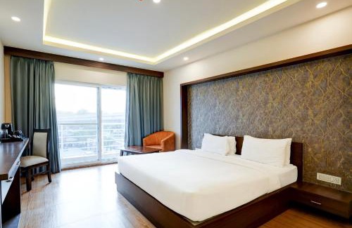 South West Casa | Hotel Caves Suite Delhi Airport