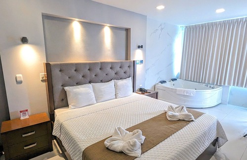 Barrio Las Playitas Hotel | Hotel Cayuga