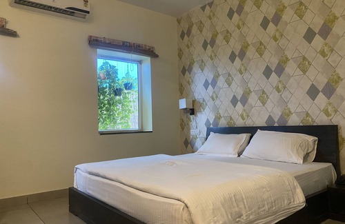 C-Scheme Cama Y Desayuno | HOTEL CEDAR - A luxury Home Stay Located in Center Of Jaipur.