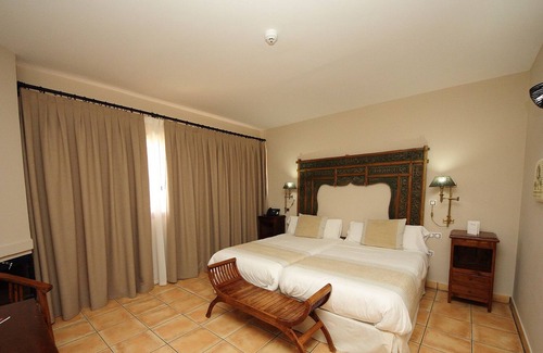 Alcázar de San Juan Hotel | Hotel Château Viñasoro