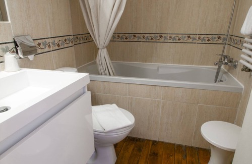 Cannes City Centre Hotel | Hotel Chalet de l'Isère