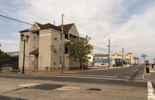 Seaside Heights Hotel | Hotel Charlee Sea Breeze Beach-Suites