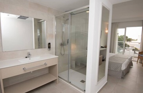 Es Pelats Hotel | Hotel Chevy & Suites