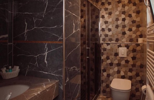 Shkoder Hotel | Hotel Chicago