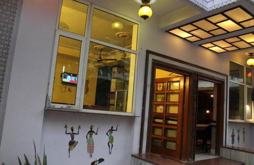 Bani Park Hotel | Hotel Chit Chat Palace