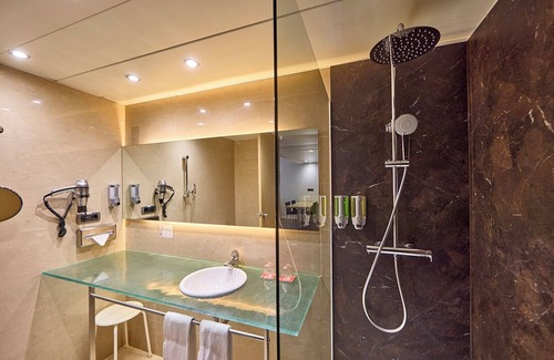 Castello de la Plana Hotel | Hotel Civis Luz Castellón