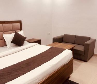 Noida Hotel | Hotel Cladis - Noida Sec 19