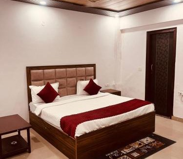 Noida Hotel | Hotel Cladis - Noida Sec 19